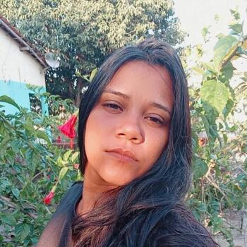 Babysitter in Goiás: Bruna