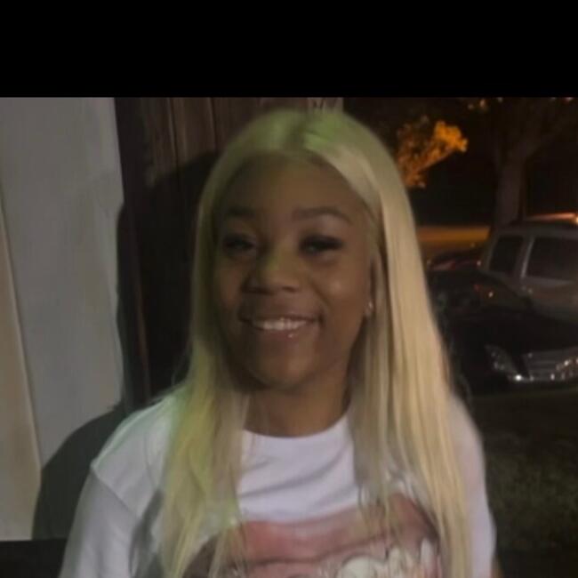 Babysitter in Columbia: Cariah