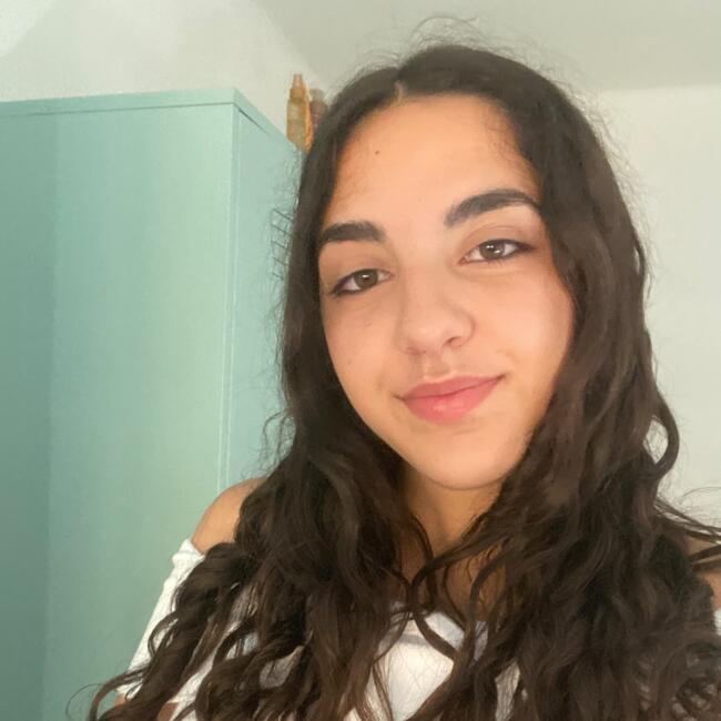 Babysitter em Coimbrão: Beatriz
