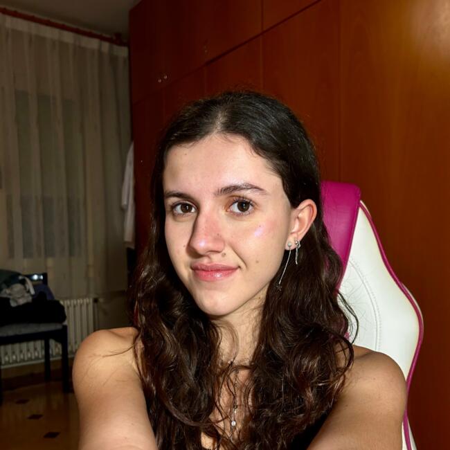 Babysitter in Sant Feliu de Llobregat: Lucia