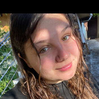 Babysitter in Argyroúpoli: Ιουλια