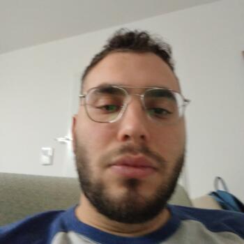 משרת בייביסיטר ב- נס ציונה: משרת בייביסיטר גל