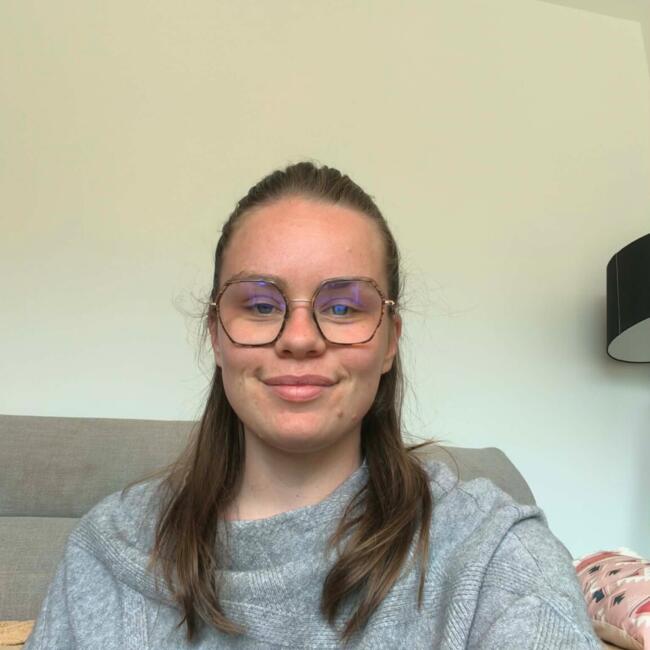 Babysitter in Bonnières: Noémie