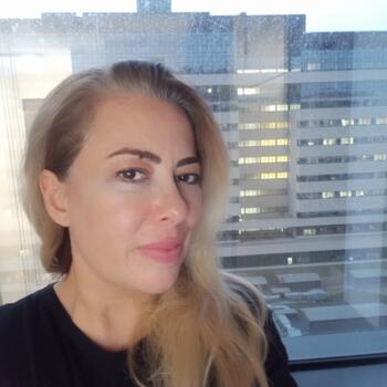 İstanbul bölgesinde bebek bakıcısı: Arzu