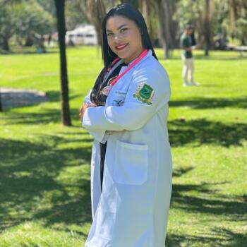 Babysitter Rio de Janeiro: Monique