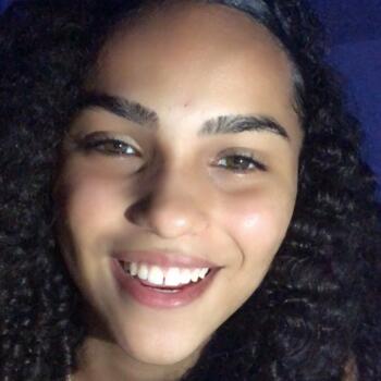 Babá em Embu das Artes: Mikaelly