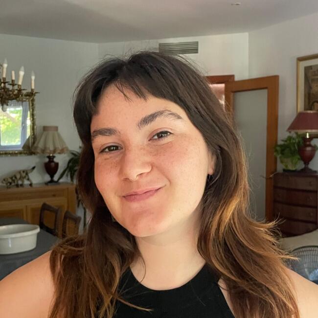 Babysitter in Girona: Gina