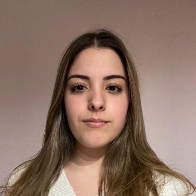 Canguro en Zaragoza: Mayra