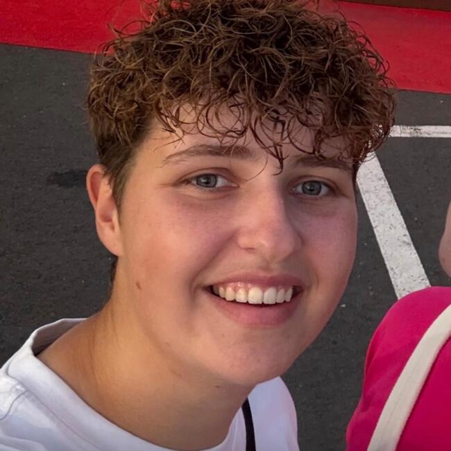 Babysitter in Oostkamp: Julie