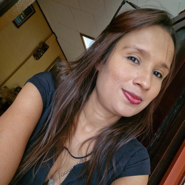 Babysitter in San Pablo: Raquel