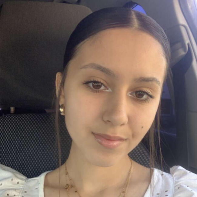 Babysitter in Angers: Camelia