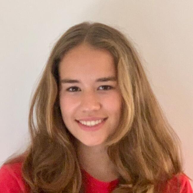 Babysitter in Le Pecq: Calie