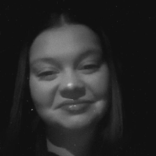 Babysitter in Nielles-lès-Bléquin: Louanne