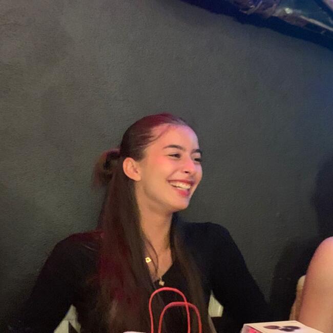 Babysitter a Firenze: Laura