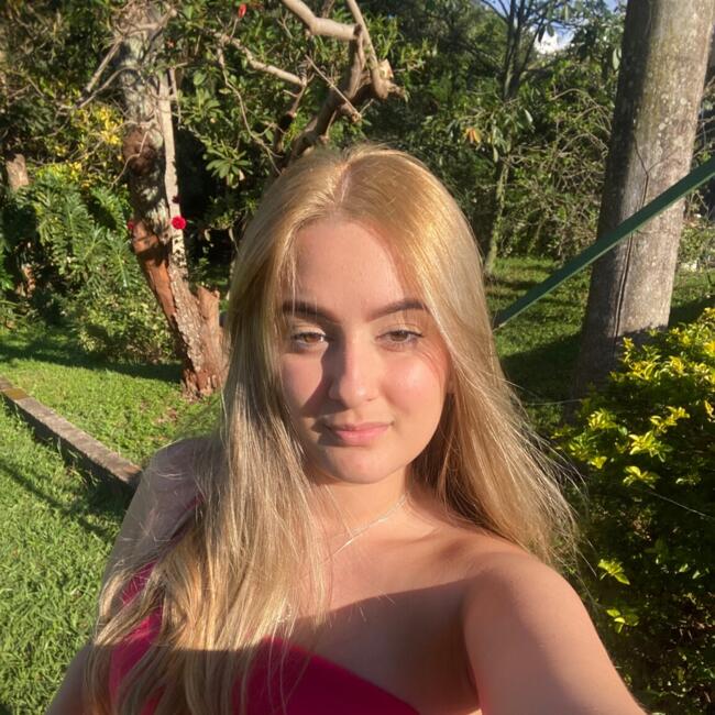 Babá em Brasília: Maria julya