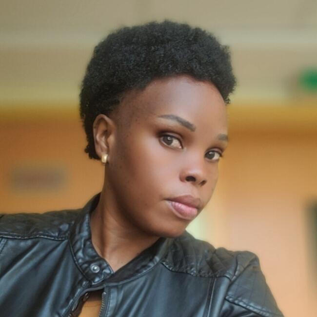 جليسة أطفال في دبي: Jowe