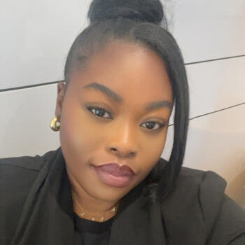 Babysitter in Rosny-sous-Bois: Sarah