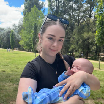 Babysitter Canberra: Courtney