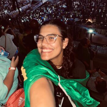 Babysitter Campo Grande: Larissa