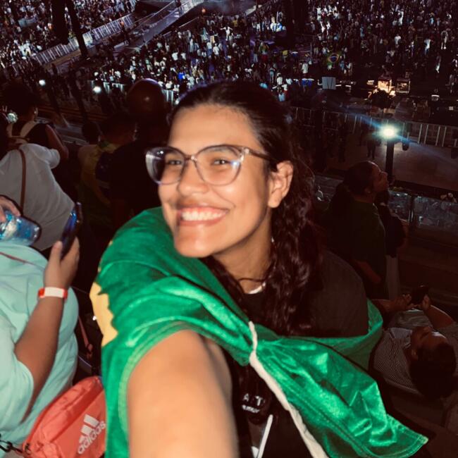 Babysitter in Campo Grande: Larissa