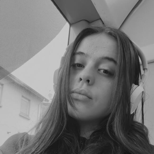 Babysitter in Romans-sur-Isère: Salome