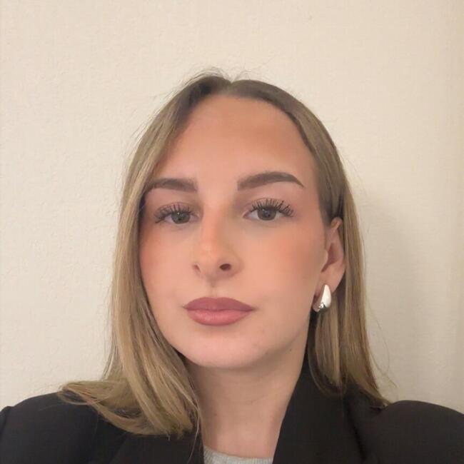 Babysitter in Toulouse: Agathe