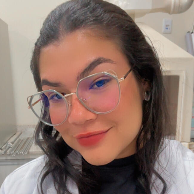 Babysitter in Campo Grande: Maria
