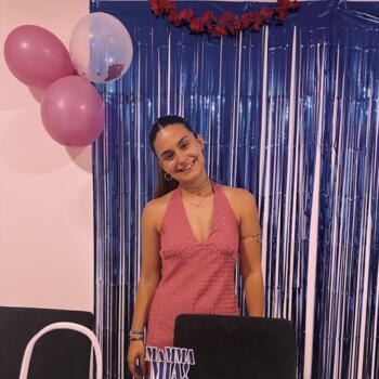 Babysitter στην περιοχή Σετούμπαλ: Lara