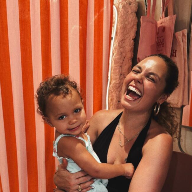Babysitting job in Istanbul: Su