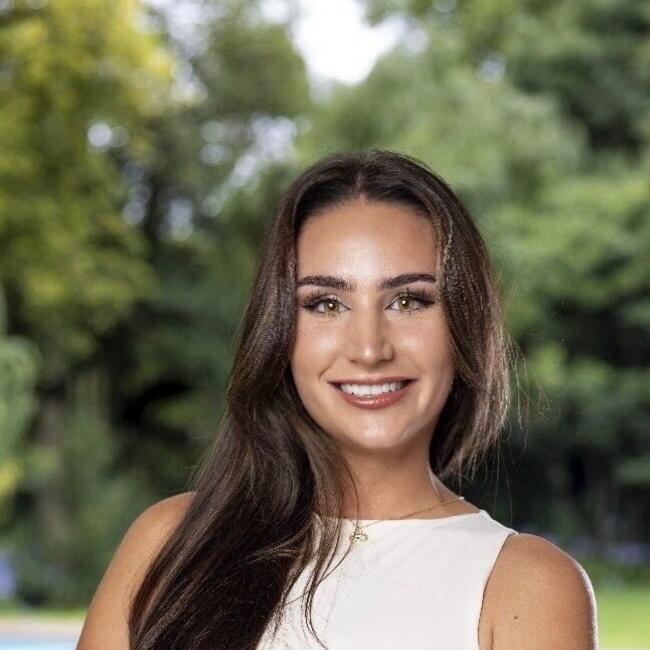 Niñera en Santa Coloma de Farnés: Shannon