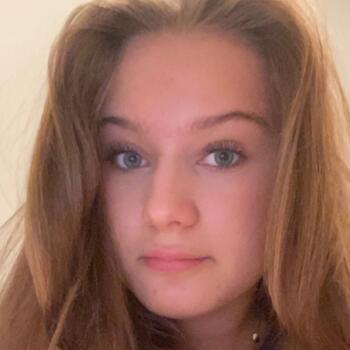 Babysitter in Saltsjö-Boo: Alma