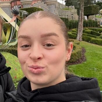 Babysitter in Lure: Charlotte