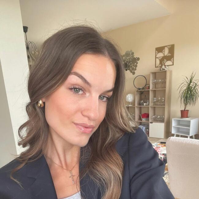 Babysitter in Gevrey-Chambertin: Léonie