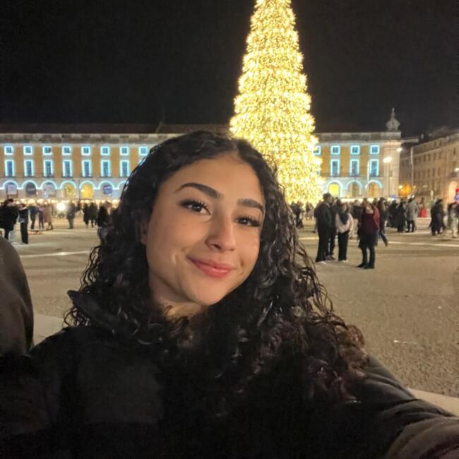 Babysitter em Seixal: Isabella