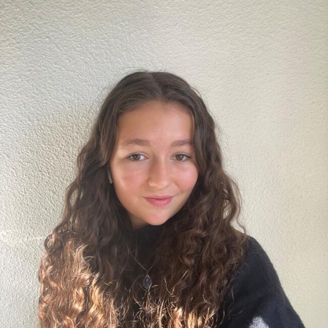 Babysitter in Aurillac: Laurine