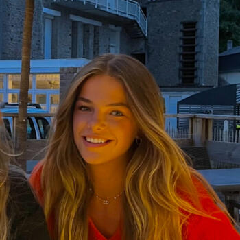 Babysitter in Agon-Coutainville: Carla