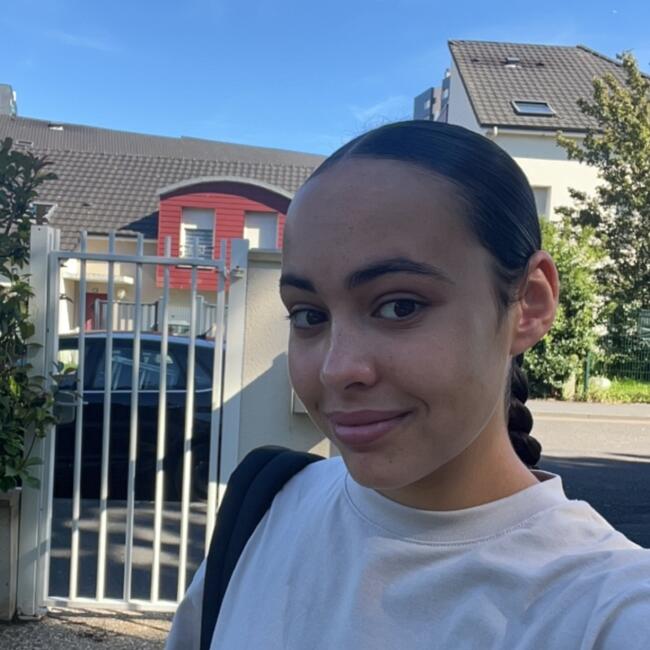 Babysitter in Le Havre: Sarah