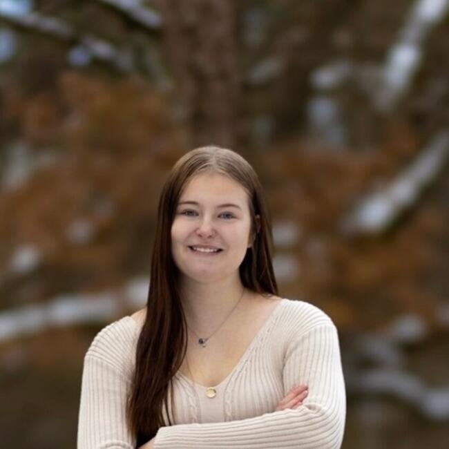 Babysitter in Eau Claire: Jolene