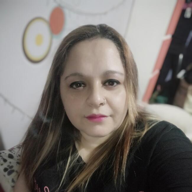 Babysitter in Rosario: Romina