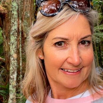 Niñera en Auckland: Lesa