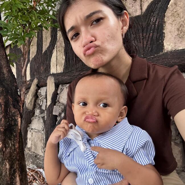 Babysitter in Düsseldorf: Cinta Zita Rose