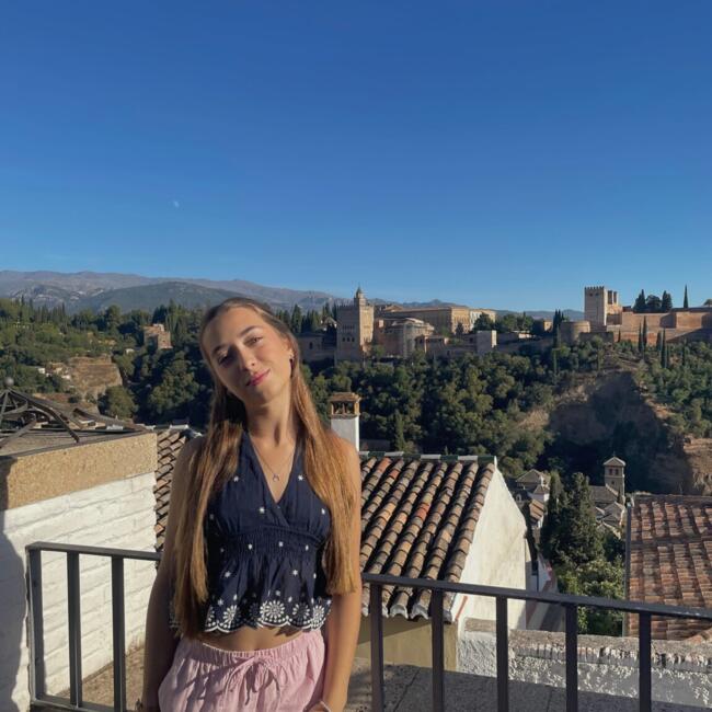 Canguro en Torres de la Alameda: Natalia