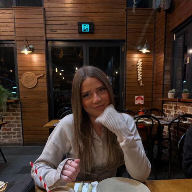Babysitter in Sydney: Olivia