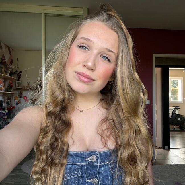 Babysitter in Fontaine-Heudebourg: Camille