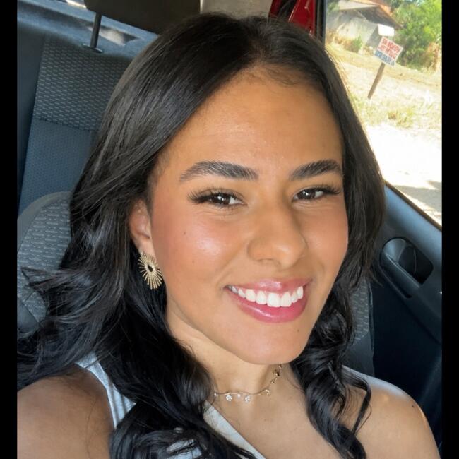 Babysitter in Woluwe-Saint-Lambert: Hanyelle