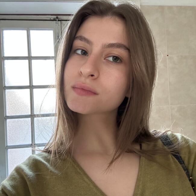 Babysitter in Coimbra: Mathilde