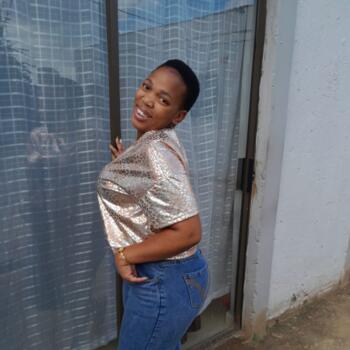 Babysitter in Newlands East: Xolelwa