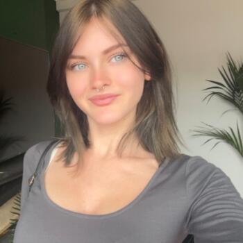 Babysitter in Scunthorpe: Olivia