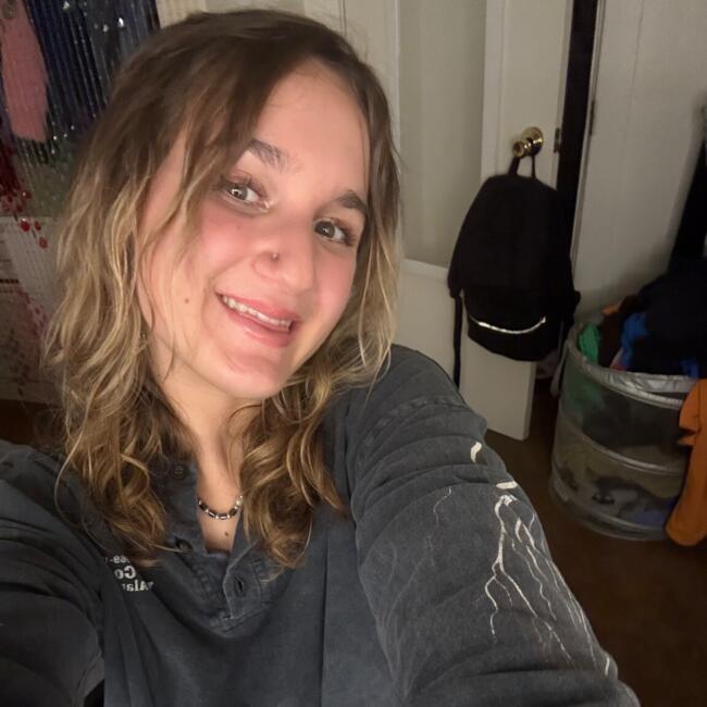 Babysitter in Long Beach: Gwen