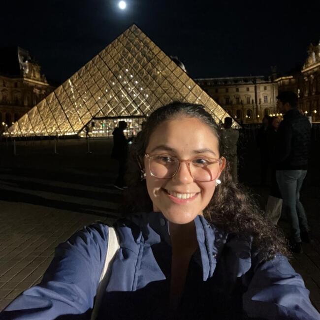 בייביסיטר ב- גבעת שמואל: Luna